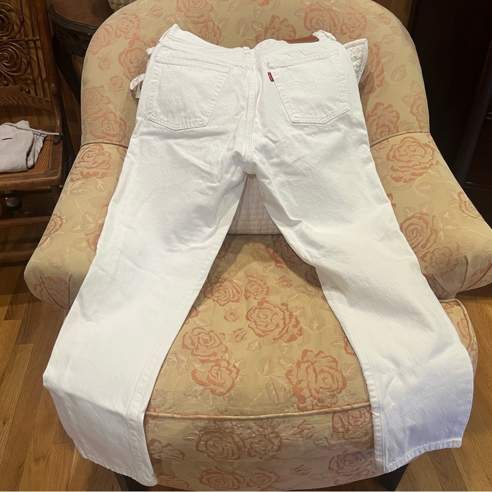 Levi’s white